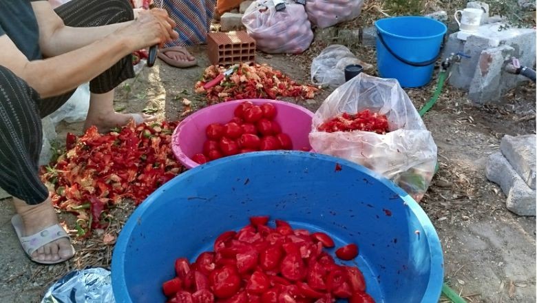 Balıkesir’de Kışa Hazırlık: Biber Salçaları Kazanda