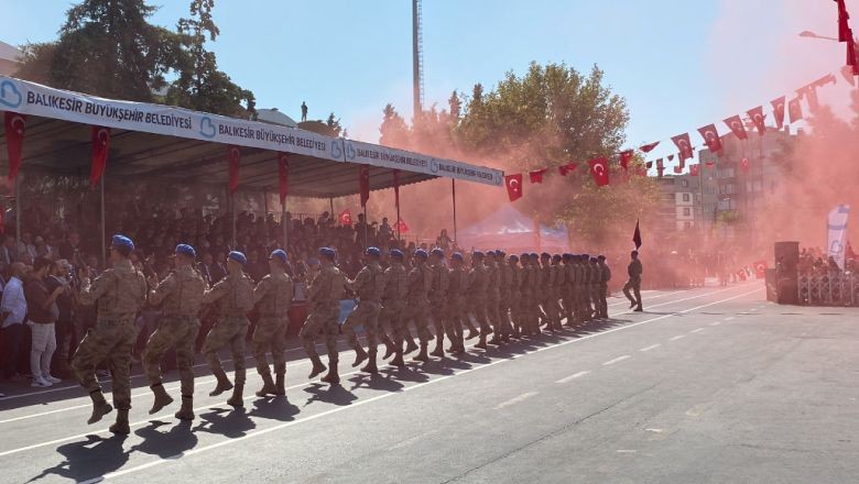 Dikkat! Tülütabaklar Yüzünüzü Boyayabilir!