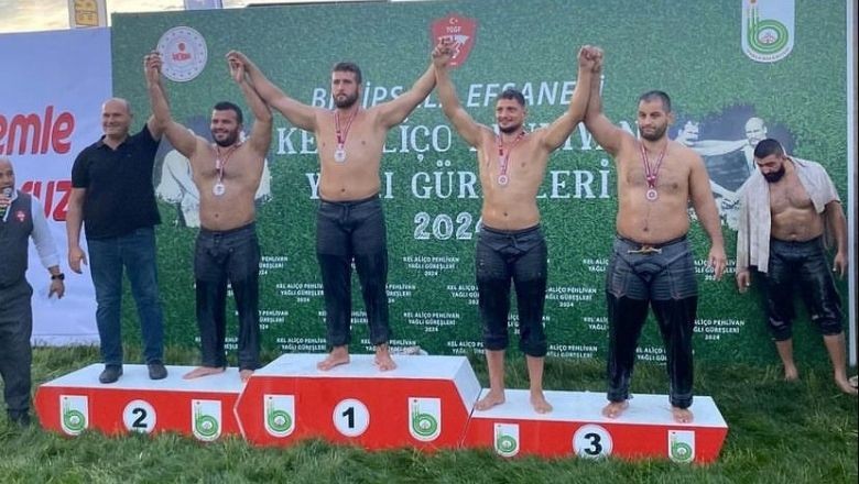 Balıkesirli Güreşçiler Madalyaları Topladı!