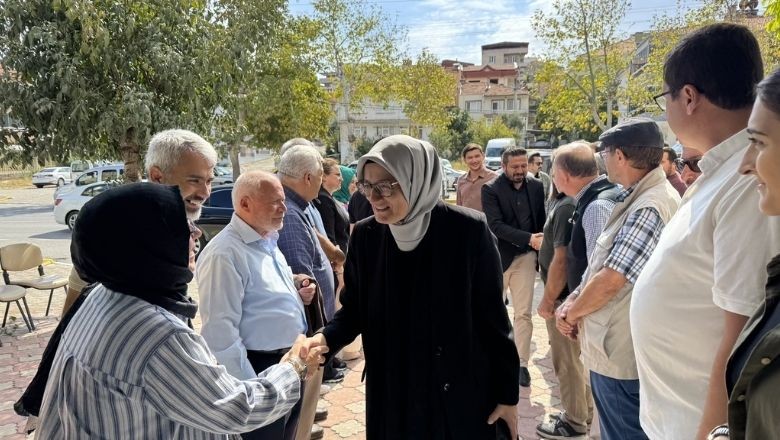 Begin Uygur Delege Seçimlerinde Oyunu Kullandı