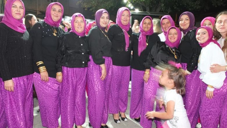 Burhaniye'de Köylü Kadınlardan Şalvar Gecesi