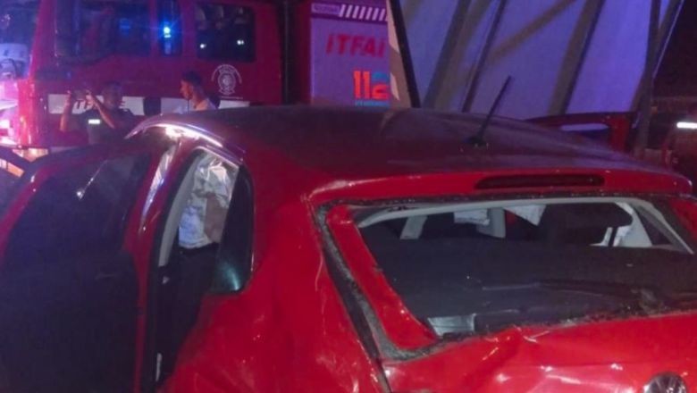 Susurluk'ta Kaza: Sürücü Araçta Sıkıştı!