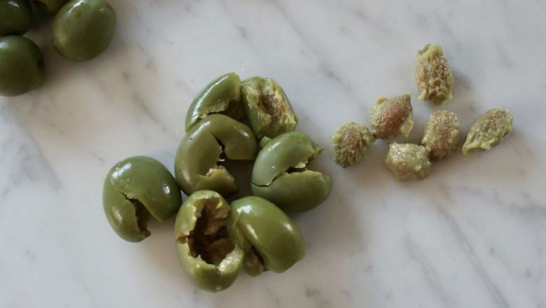 Balıkesir'in Zeytin Çekirdekleriyle Peeling