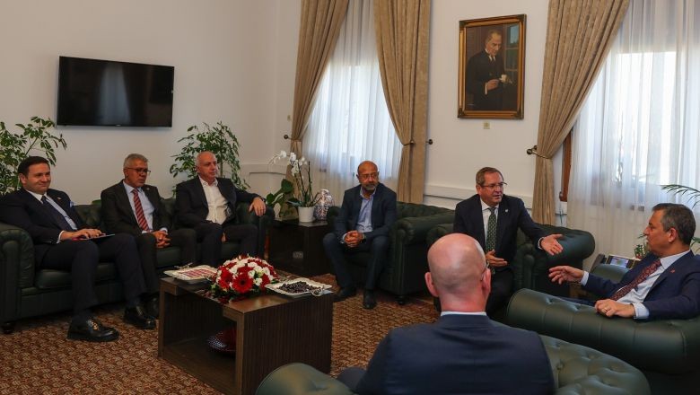 Başkan Ergin Özgür Özel'le Görüştü