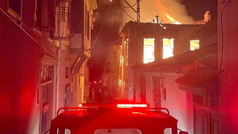Ayvalık'ta Korkutan Gece! Aynı Anda Yandılar