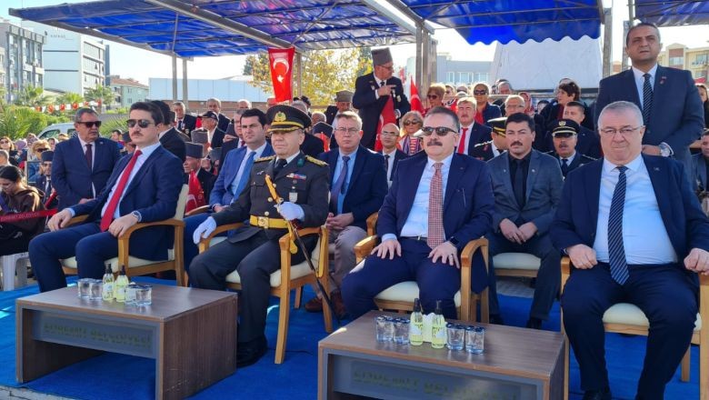 Edremit'te Cumhuriyet Coşkusu