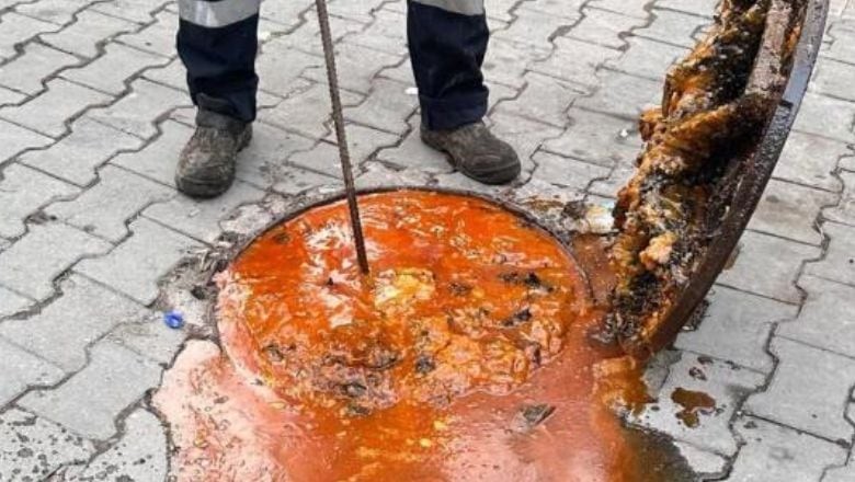 Bandırma'da Kanalizasyondan Yemek Yağı Taştı