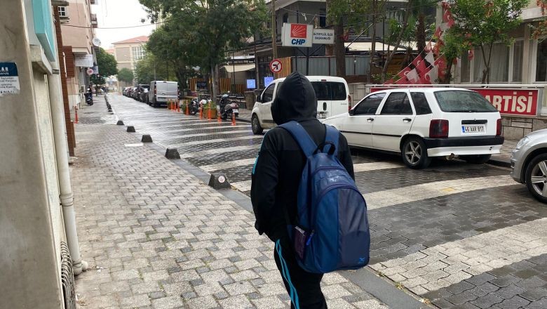 Balıkesirliler Ani Başlayan Yağmura Yakalandı
