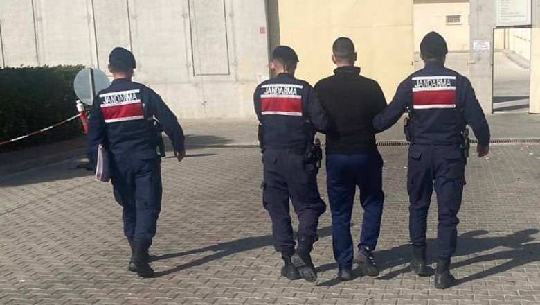 17 Yıl Hapis Cezası Bulunan Firari Ayvalık'ta Yakalandı 17 Yıl Hapis Cezası Bulunan Firari Ayvalık'ta Yakalandı
