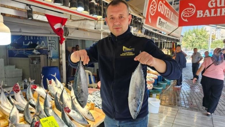 Balıkesir'de Tezgahlarda Palamut Bayramı