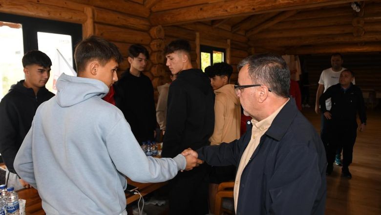 Başkan Şehirli Genç Yeteneklerle Kahvaltı Yaptı