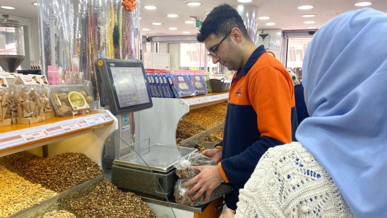 Balıkesir'de Yaz Kış Vazgeçilmez Lezzet: Çekirdek
