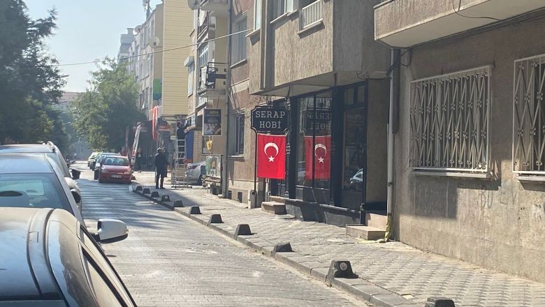 Balıkesir'de Evler Cumhuriyet İçin Süslendi
