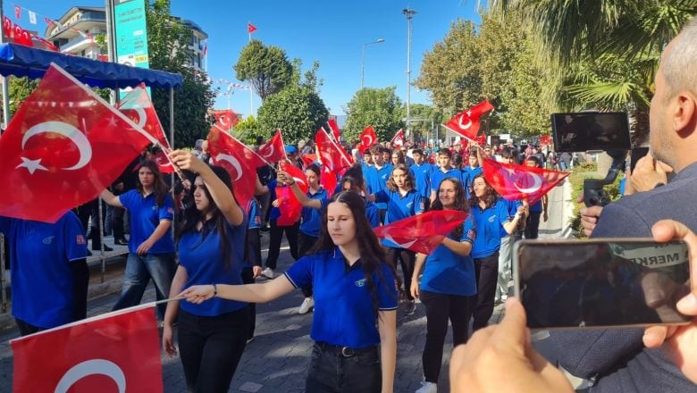 Edremit'te Cumhuriyet Coşkusu
