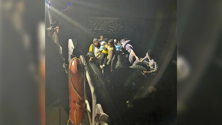 Ayvalık Açıklarında 39 Düzensiz Göçmen Yakalandı Ayvalık Açıklarında 39 Düzensiz Göçmen Yakalandı
