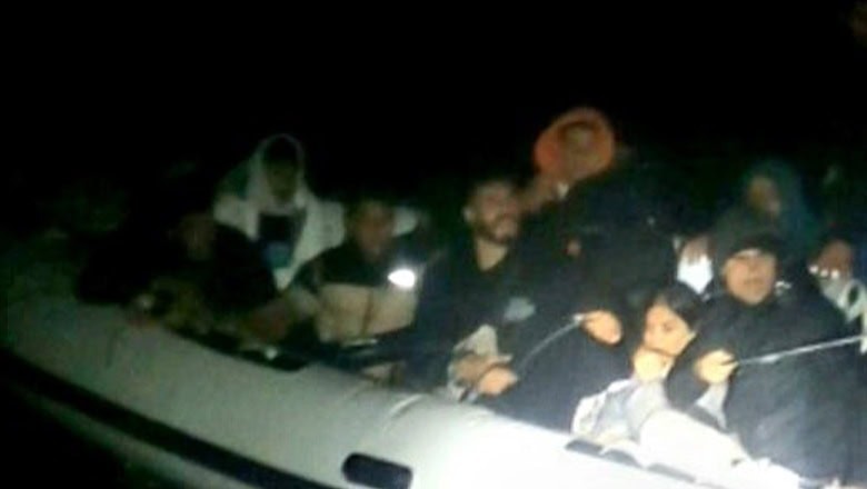 Ayvalık'ta Sahil Güvenlik Facia'yı Son Anda Önledi Ayvalık'ta Sahil Güvenlik Facia'yı Son Anda Önledi