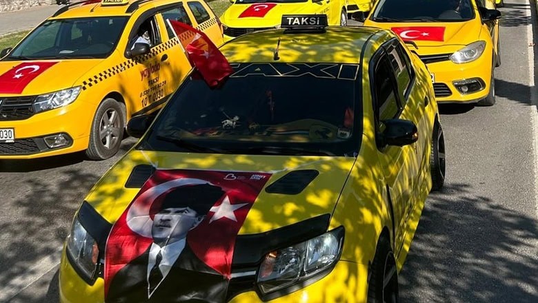 Balıkesirli Taksicilerden Teröre Karşı Tepki Konvoyu Balıkesirli Taksicilerden Teröre Karşı Tepki Konvoyu