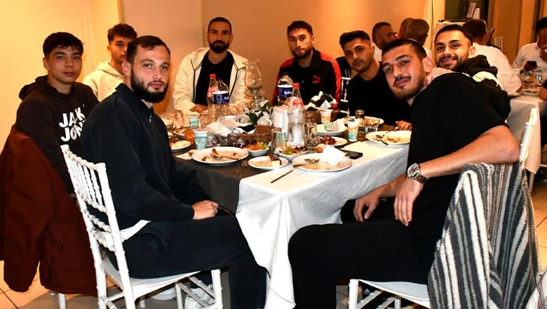 Başkan Bekki'den Balkes'e Dayanışma Yemeği Başkan Bekki'den Balkes'e Dayanışma Yemeği