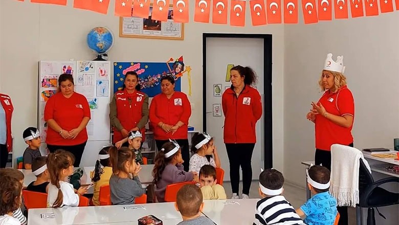 Edremit'te Minik Öğrenciler, Kızılay İle Tanıştı Edremit'te Minik Öğrenciler, Kızılay İle Tanıştı