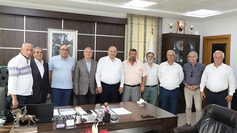 Eski Başkanlar Başkan Palaz’ı Ziyaret Etti Eski Başkanlar Başkan Palaz’ı Ziyaret Etti