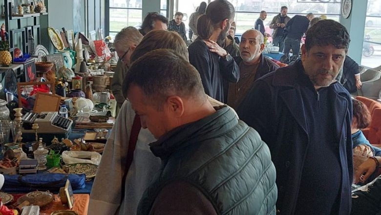 Balıkesir ve Edremit'teki Antika Mezadına Yoğun İlgi