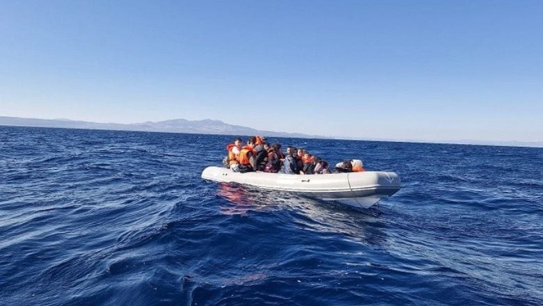 Ayvalık Açıklarında 28 Düzensiz Göçmen Yakalandı