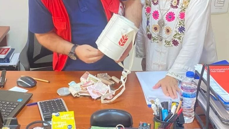 Kumbarasındaki Paraları Filistin İçin Bağışladı