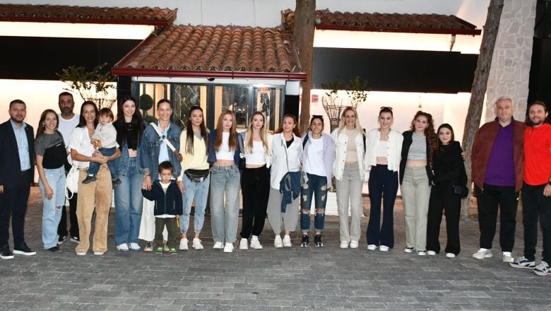 Balıkesir Kadın Voleybol Takımı’ndan Lig Öncesi Moral