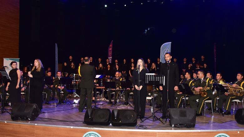 BAÜN'de Ayakta Alkışlandı!