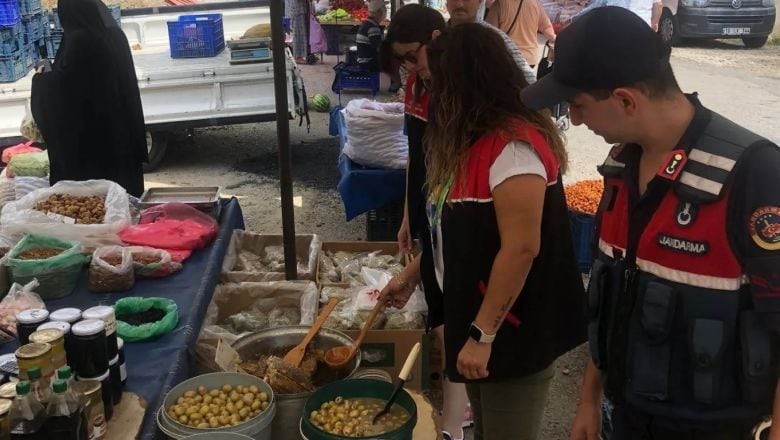 Edremit’te Seyyar Tezgah Satıcılarına Denetim