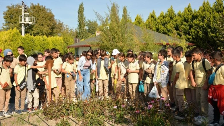 Balıkesir'de Kapı Bitkiler Dünyasına Aralandı