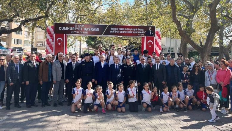 Erdek Cumhuriyet Koşusunda Coşku Dorukta