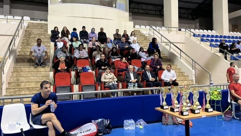 Erdek'te Sporcular Ödüllendirildi