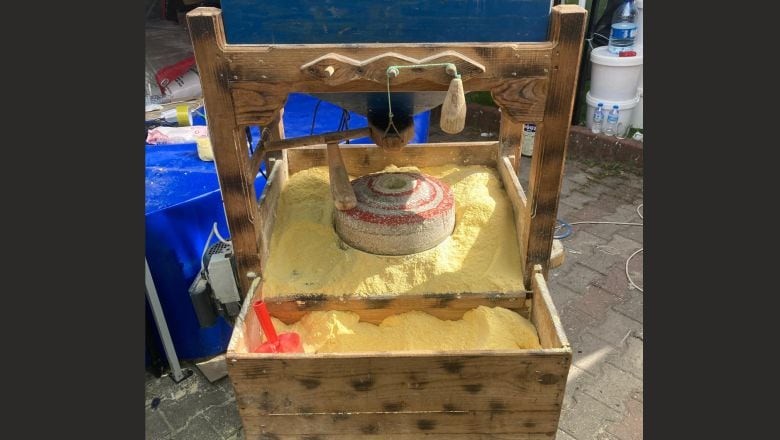 Mısır Öğüttüler Galeta Yaptılar Mısır Ununu Öyle Bir Öğütüyor ki: Galeta Yapımında 1 Numara