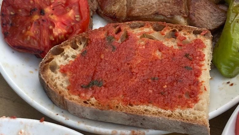 Balıkesir'in Salçaları Köy Ekmekleriyle Buluşuyor