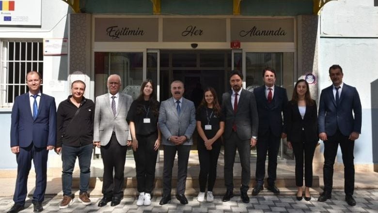 Müdür Demir’den Adnan Menderes Lisesine Ziyaret Balıkesir Eğitiminde Türkiye Yüzyılı Dönemi Başlıyor