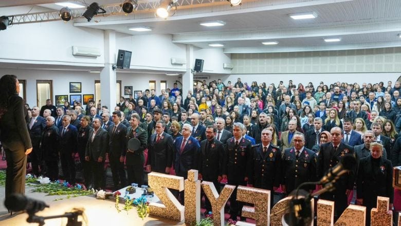 Burhaniye Atatürk İçin Bir Arada