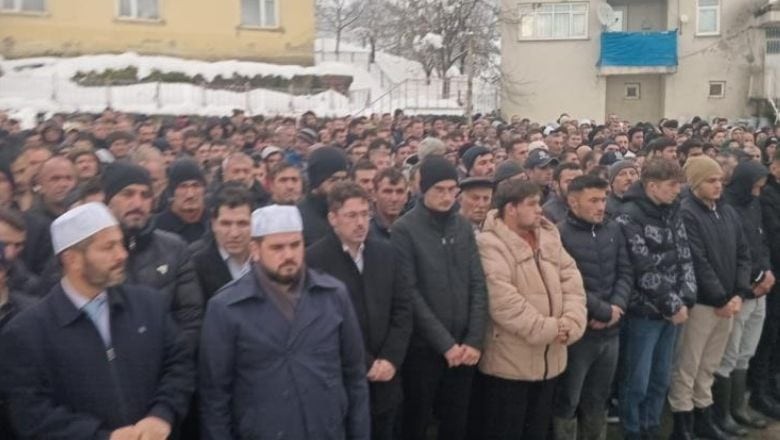 Göçük Altında Kalan İşçiler Toprağa Verildi