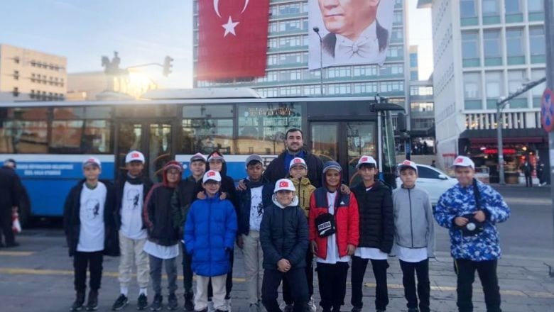 Balıkesirli Sporcular Ata'nın Huzurunda
