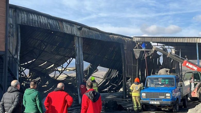 Fabrikadaki Yangının İzleri Ortaya Çıktı