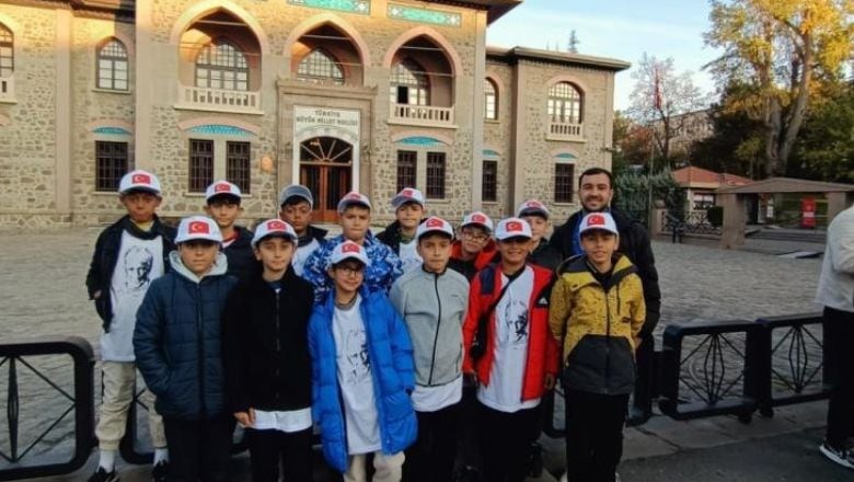 Balıkesirli Sporcular Ata'nın Huzurunda