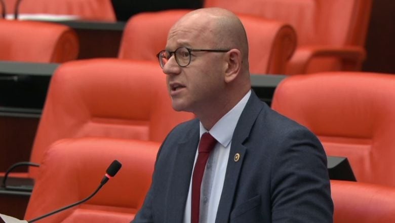 Sarı'dan Tekin'e Sert Çıkış "Öğrencileri mahkum ettiniz"