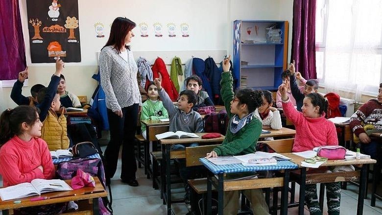 Öğretmenler Günü'ne Özel En Anlamlı Mesajlar