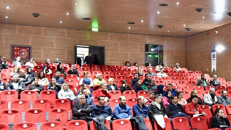 Altıeylül Belediyesi'nden Personele Eğitim Altıeylül Belediyesi'nden Personele Eğitim