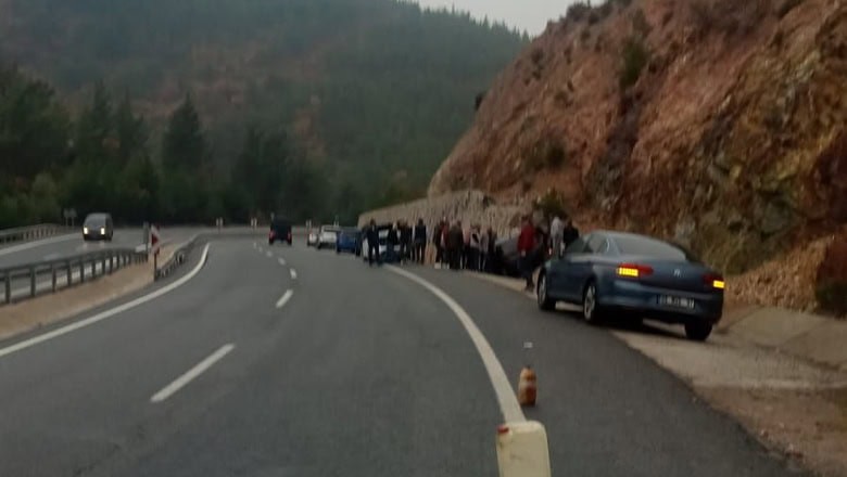 BALIKESİR EDREMİT KARAYOLUNDA FECİ KAZA: 2 YARALI