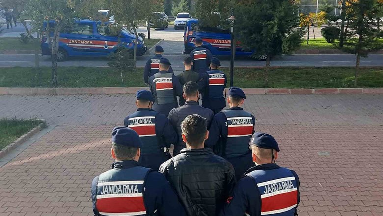 Aranan 236 Şüpheli Jandarma'dan Kaçamadı Aranan 236 Şüpheli Jandarma'dan Kaçamadı