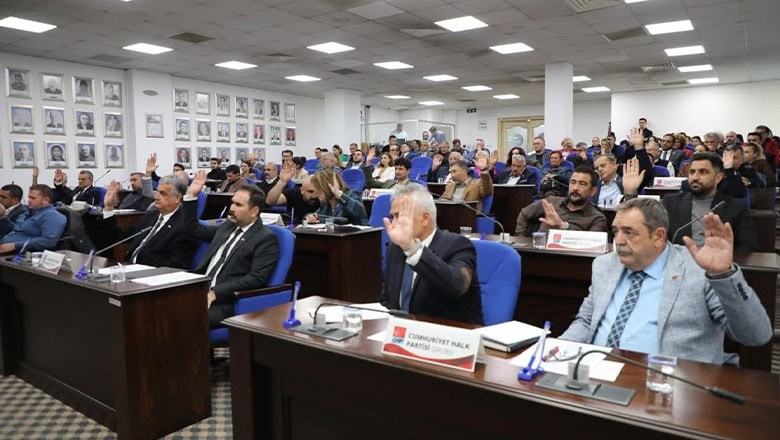 CHP İlçe Başkanı Yalçıntaş Ateş Püskürdü CHP İlçe Başkanı Yalçıntaş Ateş Püskürdü