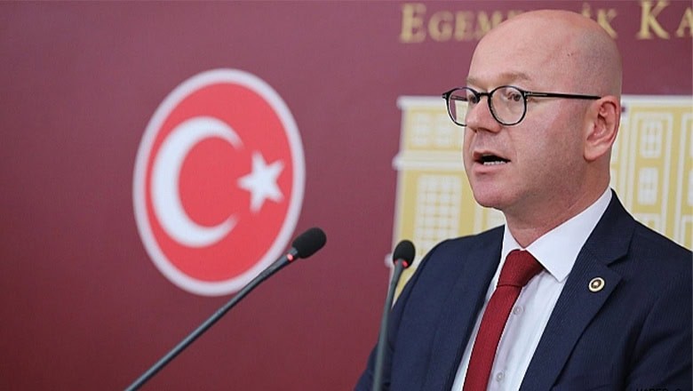CHP’li Sarı; “Balıkesir Üvey Evlat Muamelesi Görüyor” CHP’li Sarı; “Balıkesir Üvey Evlat Muamelesi Görüyor”