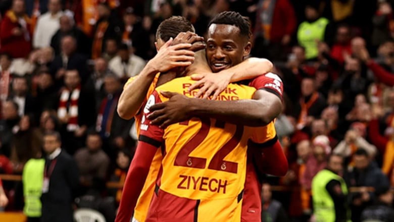 Galatasaray'dan Hakem Tepkisi: "Adalet İstiyoruz!" Galatasaray'dan Hakem Tepkisi: "Adalet İstiyoruz!"