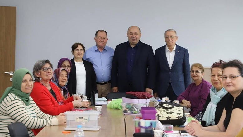 Gönen Belediye Başkanı Palaz’dan Kadın Gücüne Destek Gönen Belediye Başkanı Palaz’dan Kadın Gücüne Destek